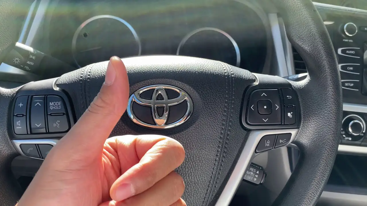 How to Open Gas Tank on Toyota Highlander