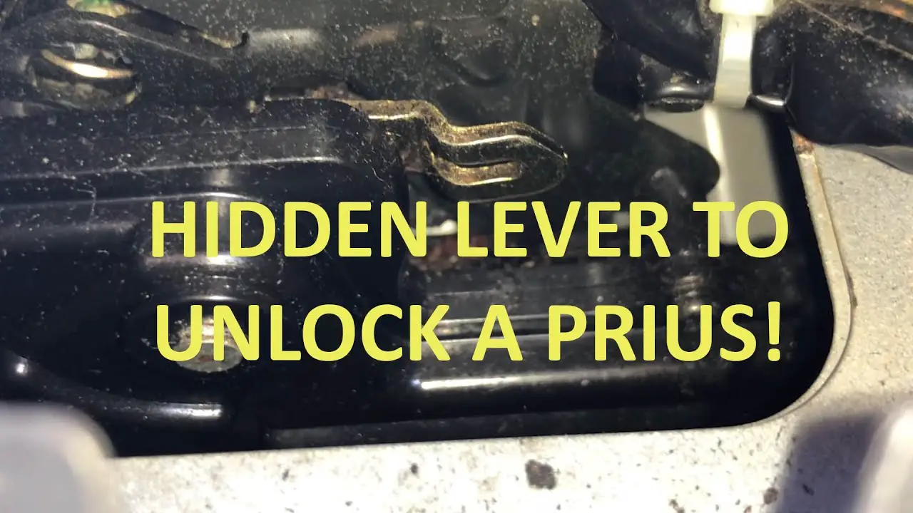 How to Open Toyota Prius Trunk With Dead Battery