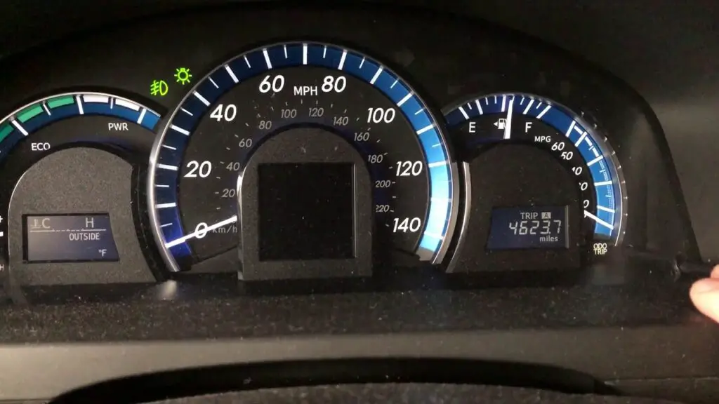 How to Turn off Maintenance Light on Toyota Push Button Start